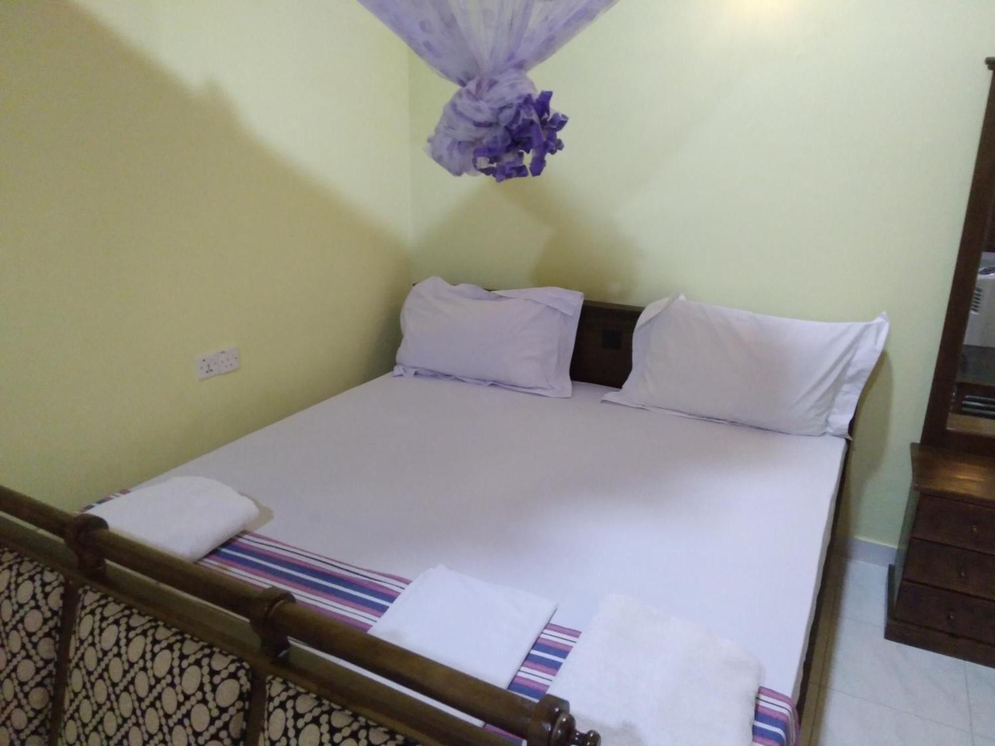 Suwani Pinnawala Homestay Rom bilde