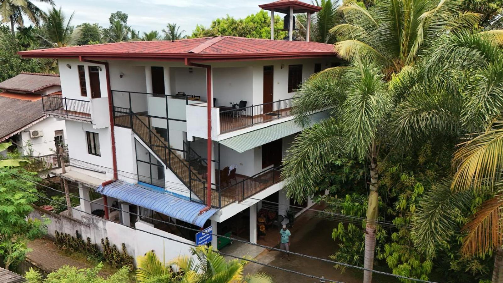 Suwani Pinnawala Homestay Eksteriør bilde