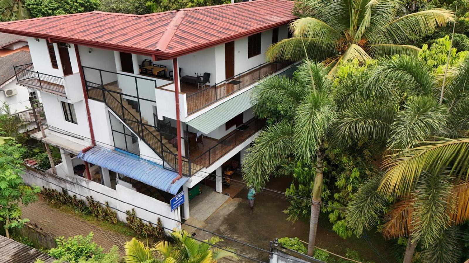 Suwani Pinnawala Homestay Eksteriør bilde