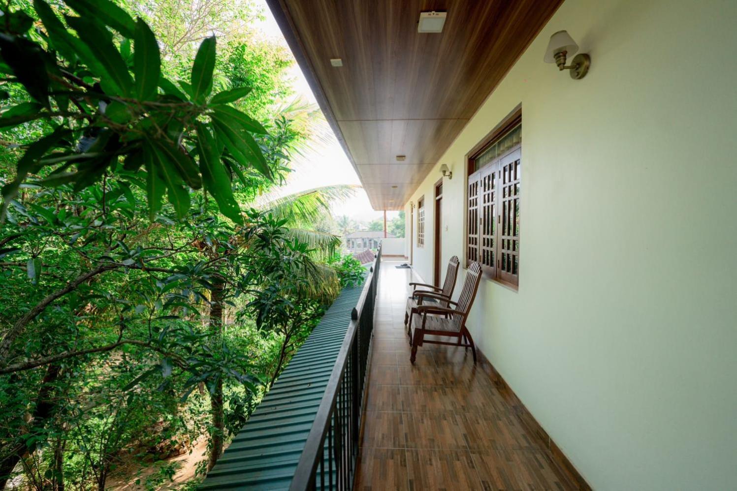 Suwani Pinnawala Homestay Eksteriør bilde