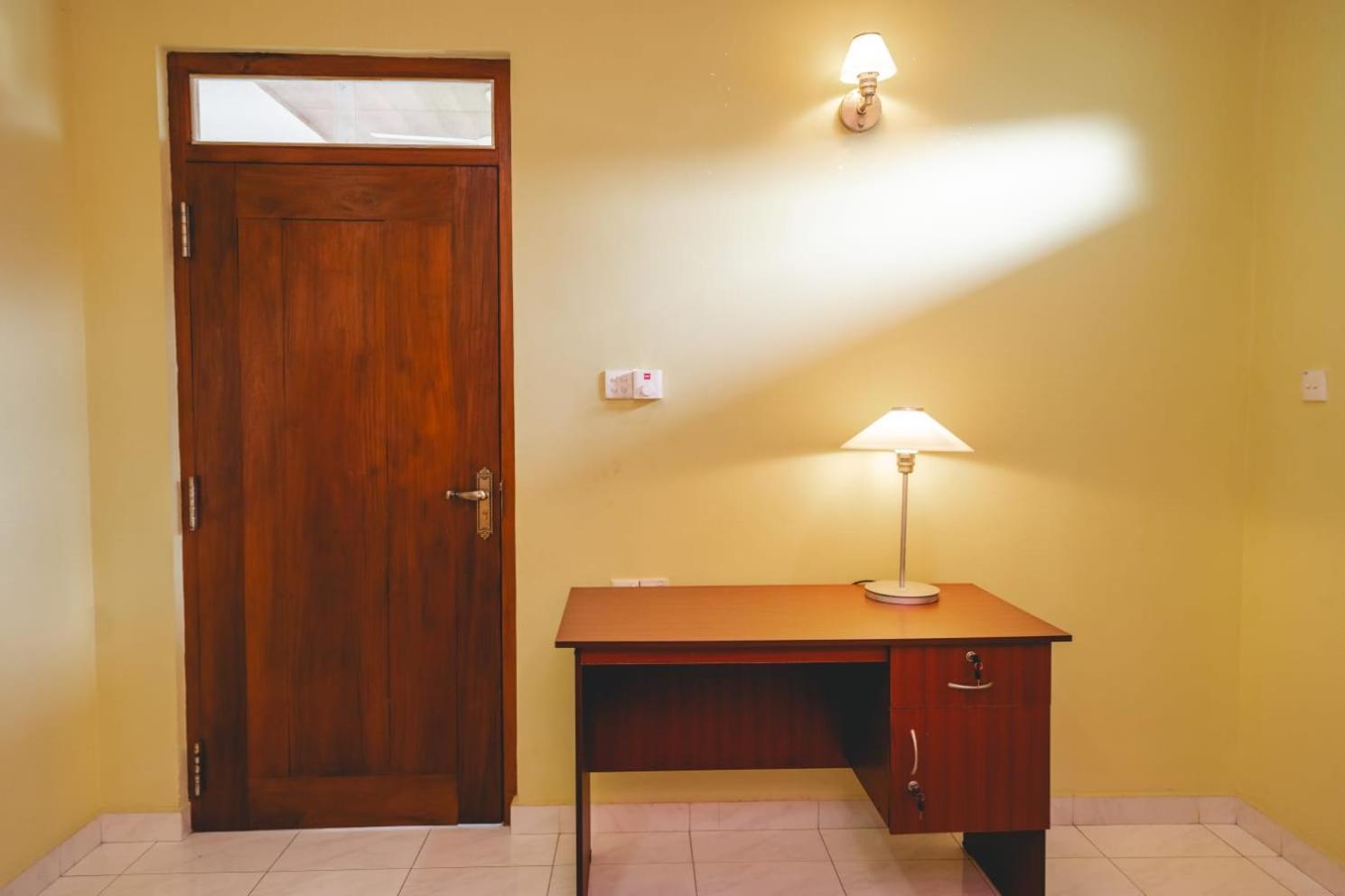 Suwani Pinnawala Homestay Eksteriør bilde