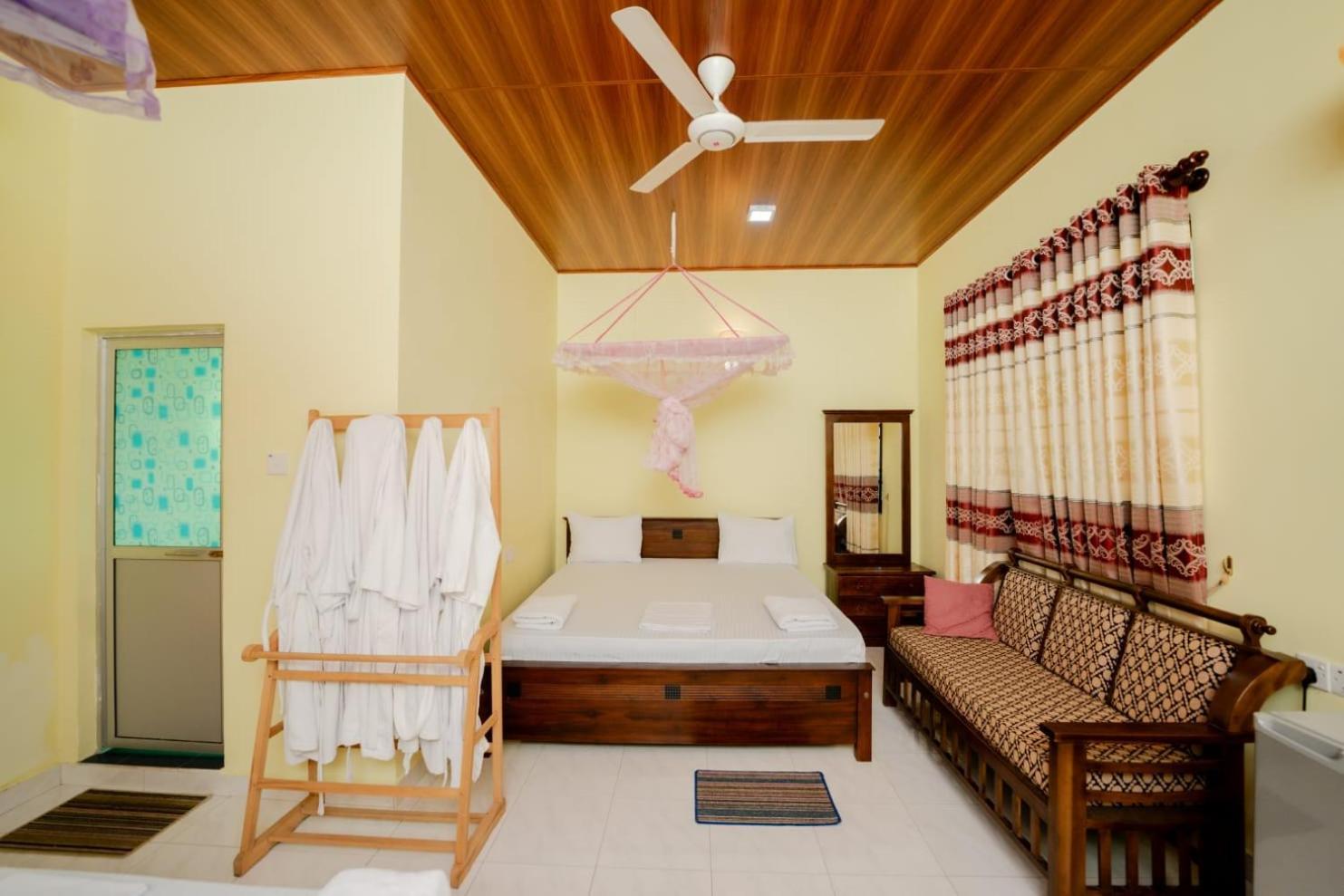 Suwani Pinnawala Homestay Eksteriør bilde