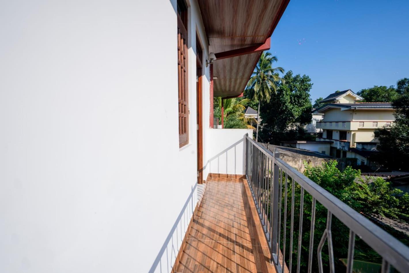 Suwani Pinnawala Homestay Eksteriør bilde