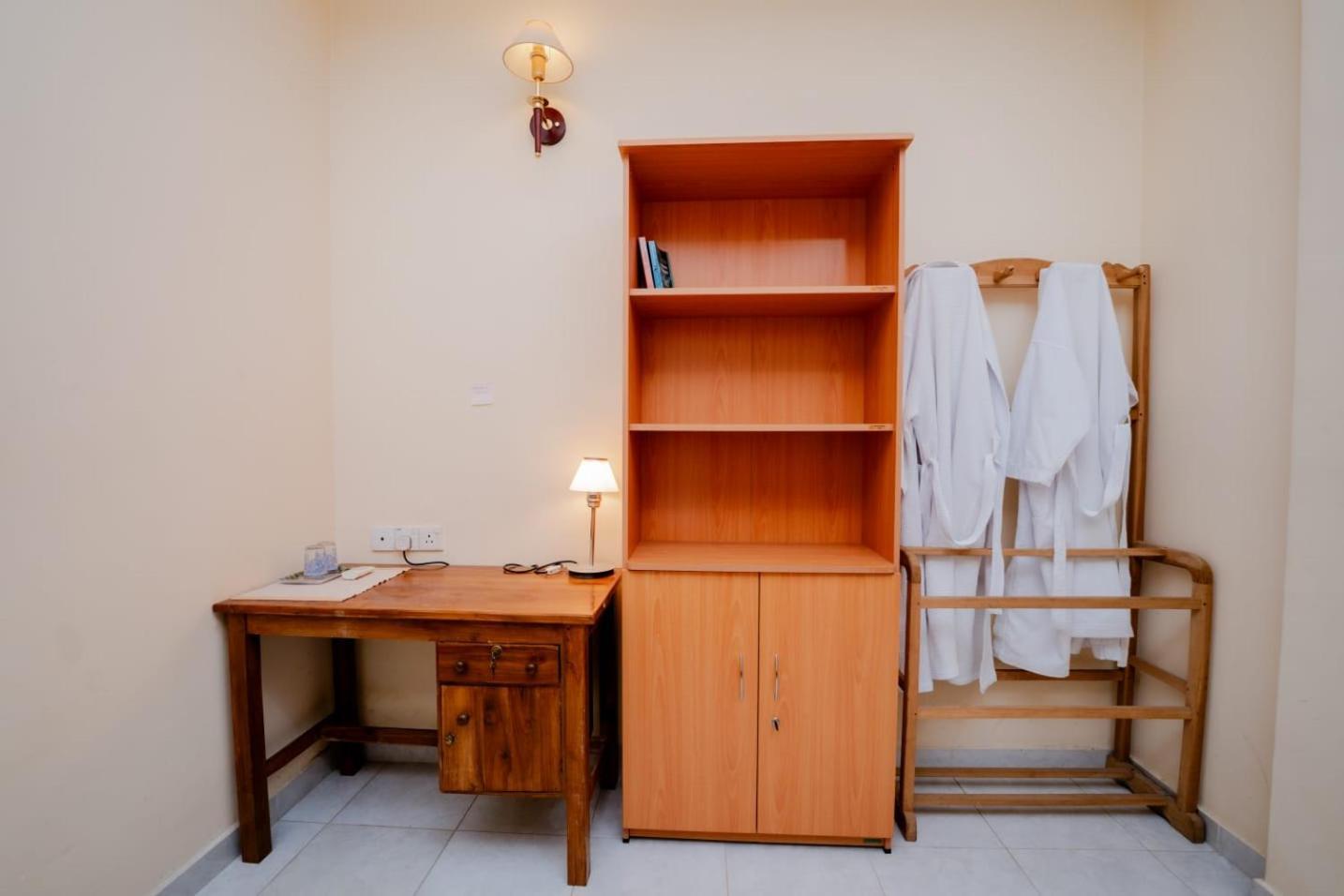 Suwani Pinnawala Homestay Eksteriør bilde