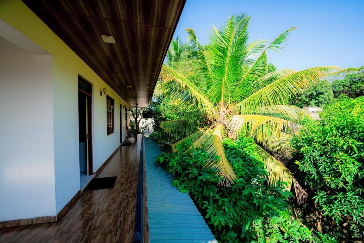 Suwani Pinnawala Homestay Eksteriør bilde
