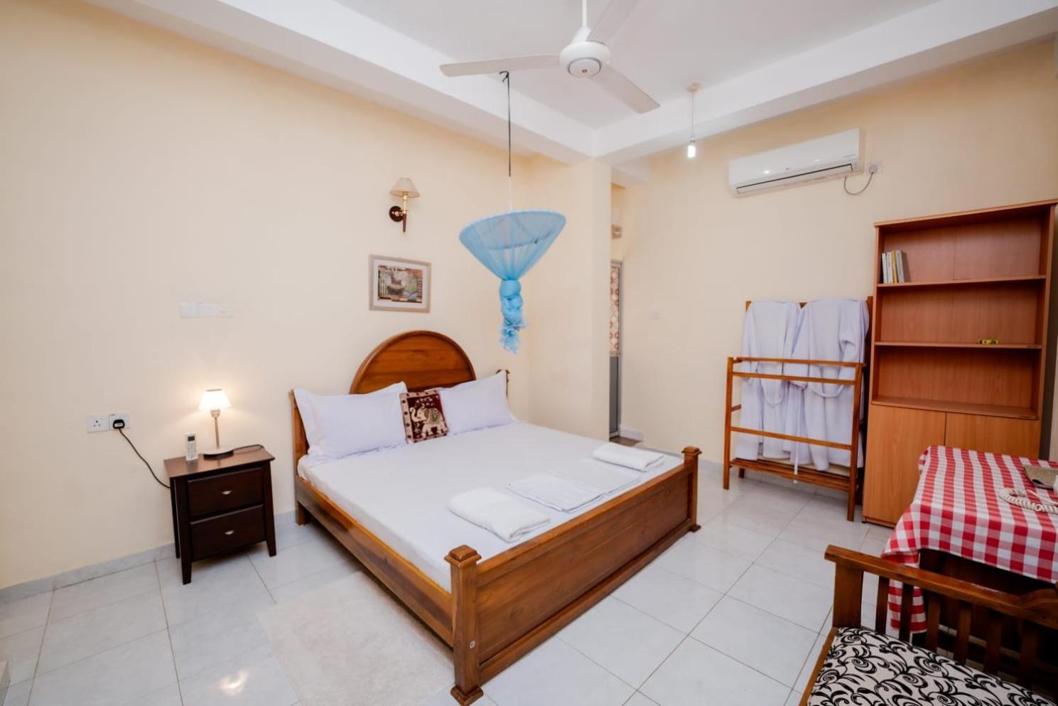 Suwani Pinnawala Homestay Eksteriør bilde