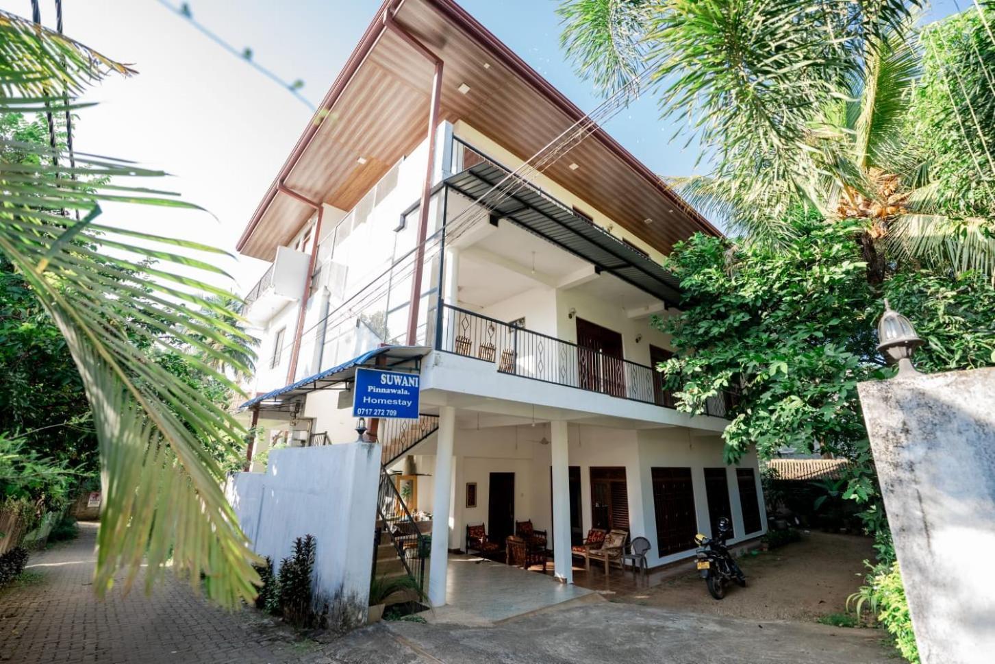 Suwani Pinnawala Homestay Eksteriør bilde