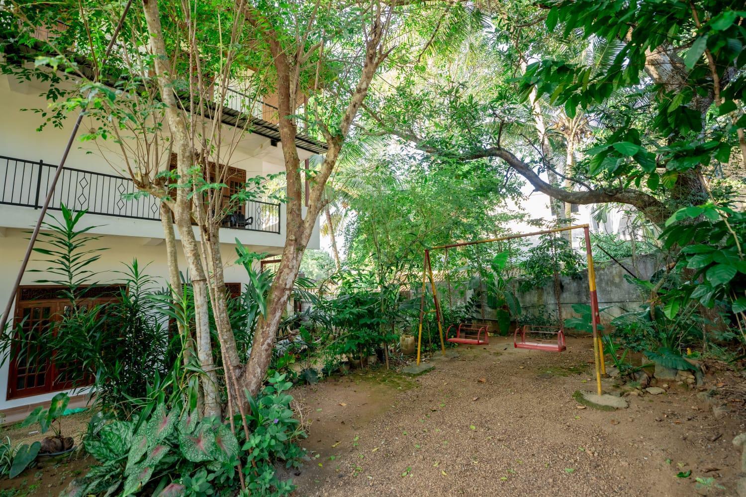 Suwani Pinnawala Homestay Eksteriør bilde