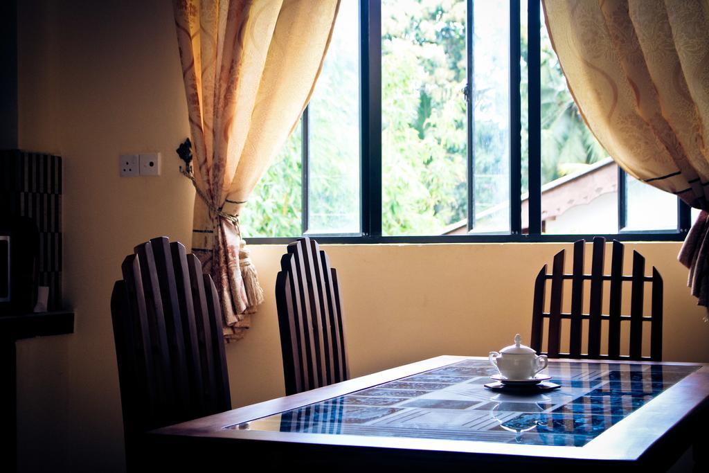 Suwani Pinnawala Homestay Eksteriør bilde